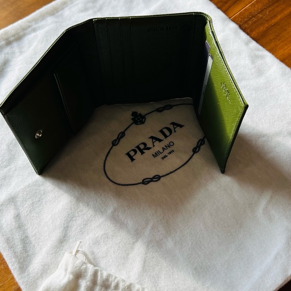 Authentic Prada small trifold women’s wallet in Army - Picture 5 of 5